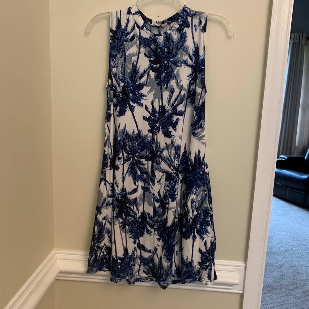 Sleeveless high neck dress